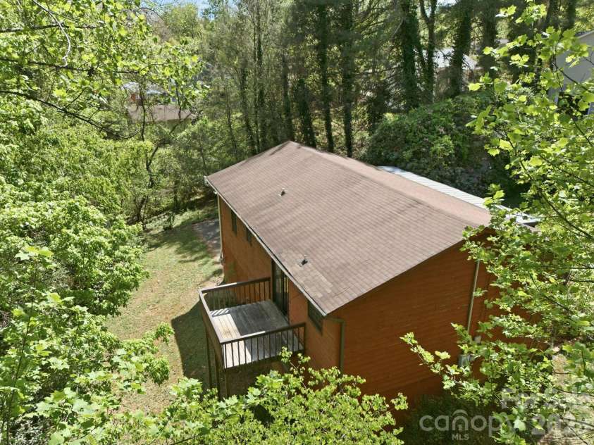 307 Westforest Lane, Asheville, NC 28806.  MLS# CAR4373537, YatesRealty ID 18009. 