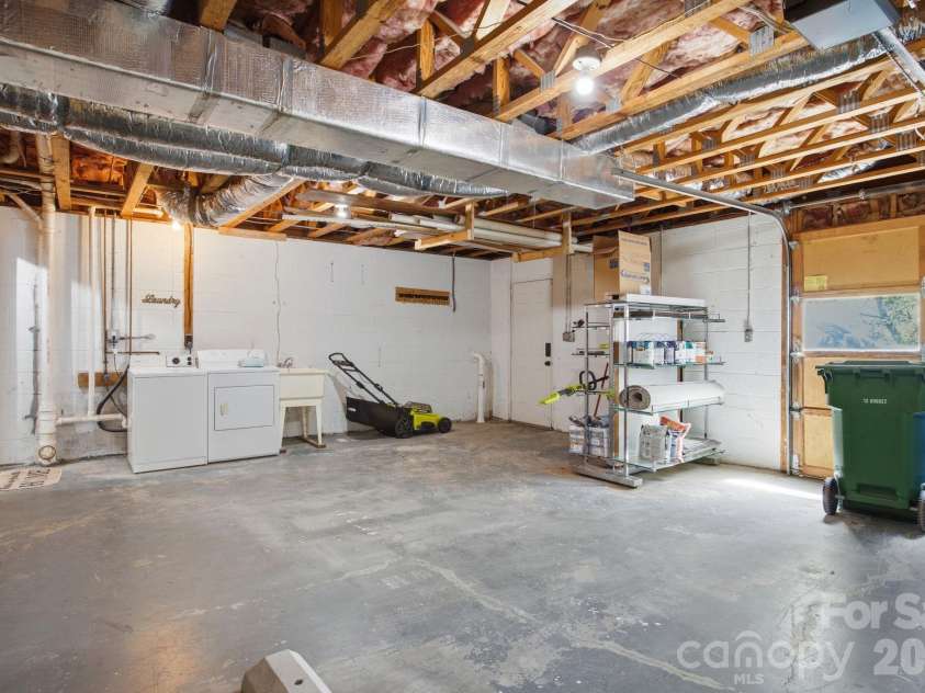 307 Westforest Lane, Asheville, NC 28806.  MLS# CAR4373537, YatesRealty ID 18009. 