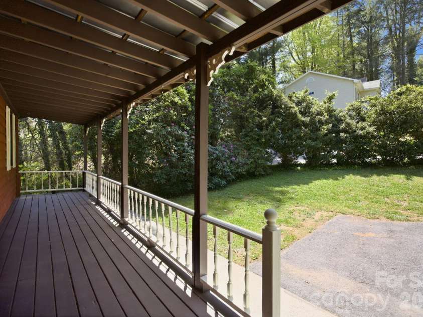 307 Westforest Lane, Asheville, NC 28806.  MLS# CAR4373537, YatesRealty ID 18009. 