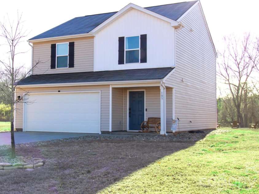 105 Oak Crossing Drive, Shelby, NC 28152.  MLS# CAR4336109, YatesRealty ID 1801. Front view