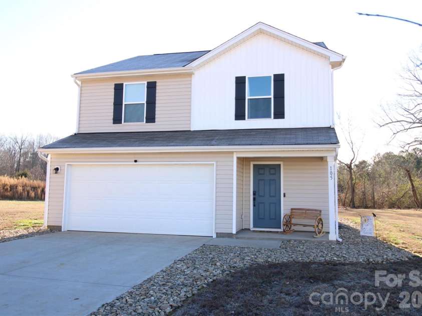 105 Oak Crossing Drive, Shelby, NC 28152.  MLS# CAR4336109, YatesRealty ID 1801. Front view