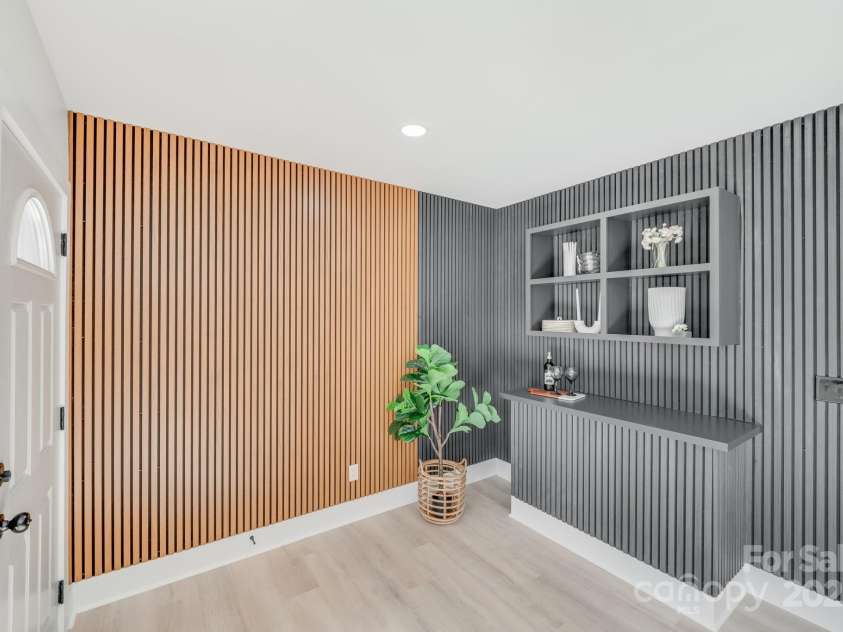 10512 Roseberry Court, Charlotte, NC 28277.  MLS# CAR4215414, YatesRealty ID 1801. Entry way from Front door area