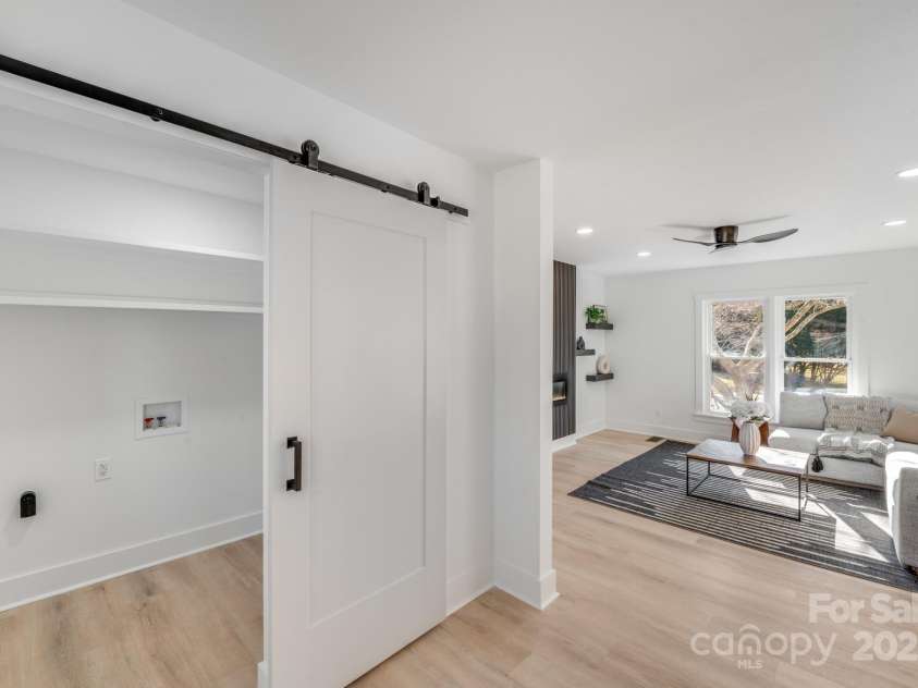 10512 Roseberry Court, Charlotte, NC 28277.  MLS# CAR4215414, YatesRealty ID 1801. Laundry Area