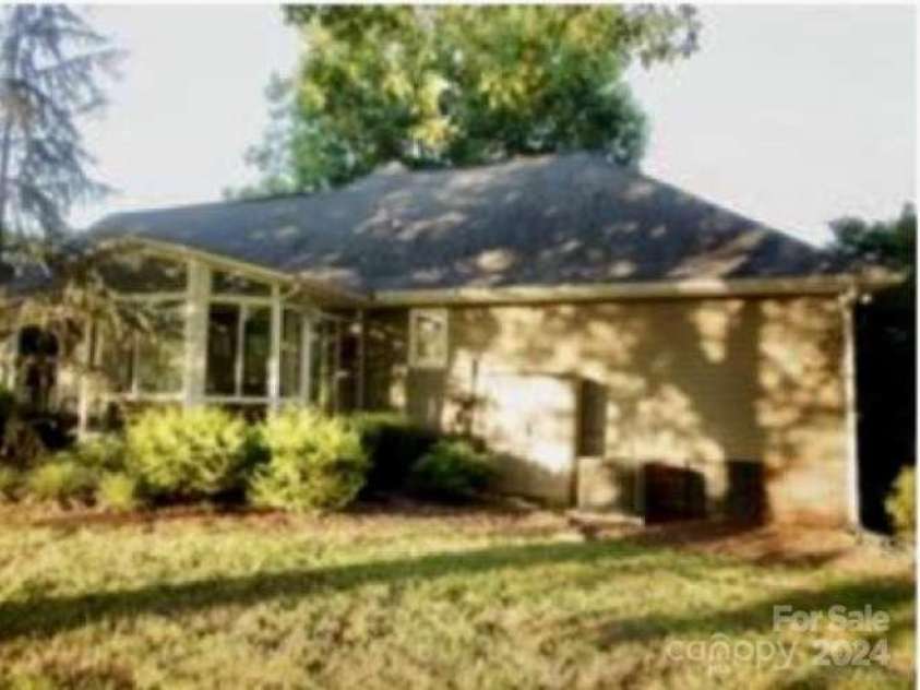 391 US 64 Highway, Rutherfordton, NC 28139.  MLS# CAR4182259, YatesRealty ID 1801. 