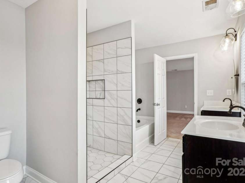 620 Millstream Drive, Rock Hill, SC 29732.  MLS# CAR4245728, YatesRealty ID 18010. 