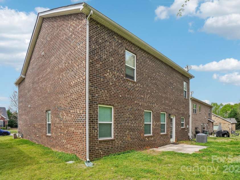 620 Millstream Drive, Rock Hill, SC 29732.  MLS# CAR4245728, YatesRealty ID 18010. 