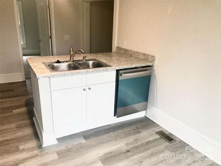 1012 4th Street, Statesville, NC 28677.  MLS# CAR4267501, YatesRealty ID 18011. 