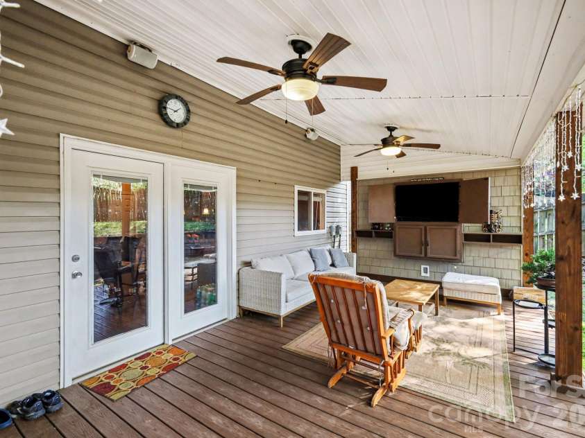 230 Lylic Woods Drive, Fort Mill, SC 29715.  MLS# CAR4375765, YatesRealty ID 18011. 