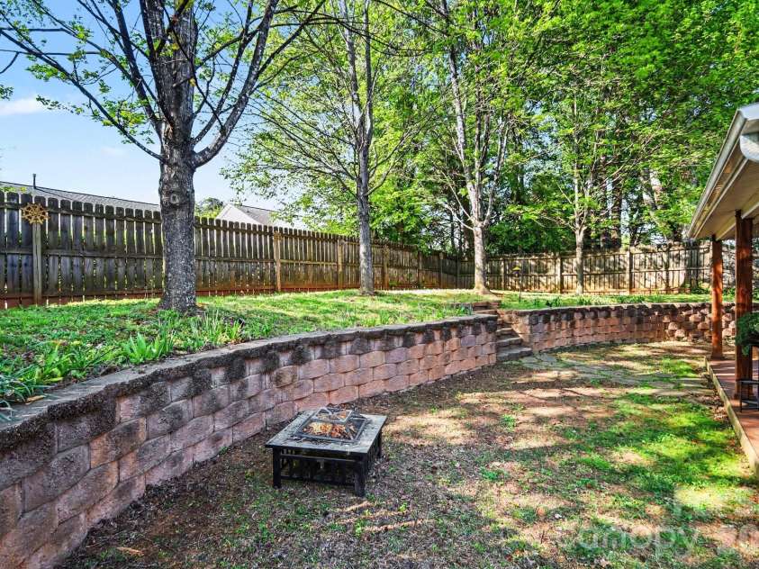 230 Lylic Woods Drive, Fort Mill, SC 29715.  MLS# CAR4375765, YatesRealty ID 18011. 
