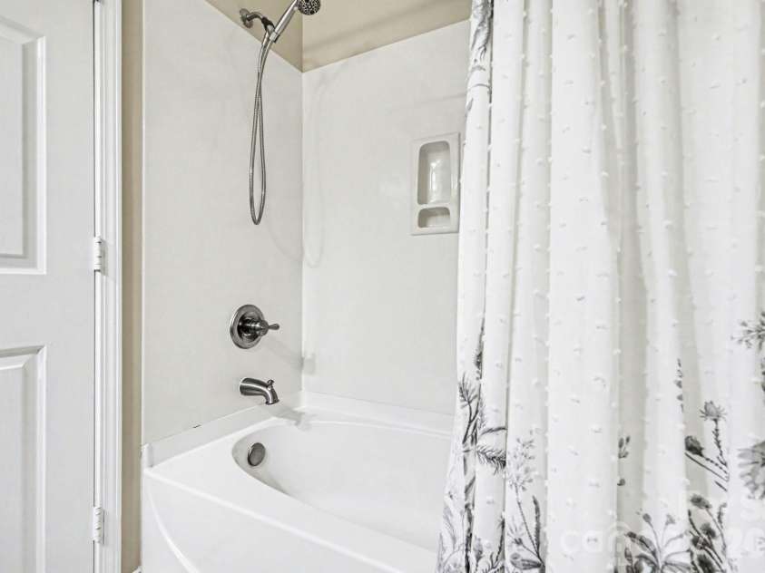 230 Lylic Woods Drive, Fort Mill, SC 29715.  MLS# CAR4375765, YatesRealty ID 18011. Full Bath on Main Floor