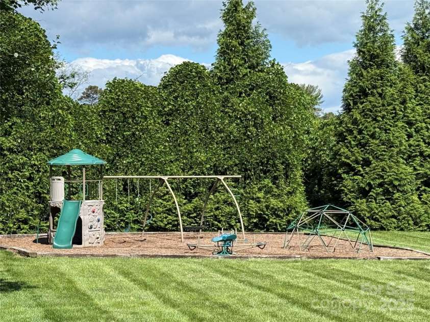 140 Maplewood Court, Hudson, NC 28638.  MLS# CAR4267904, YatesRealty ID 18012. 