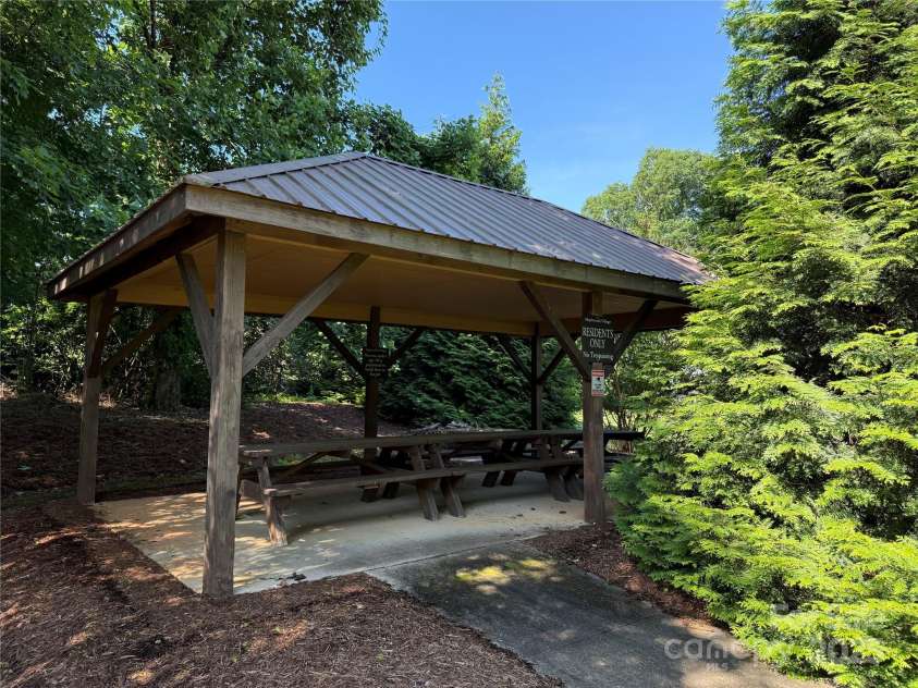 140 Maplewood Court, Hudson, NC 28638.  MLS# CAR4267904, YatesRealty ID 18012. 