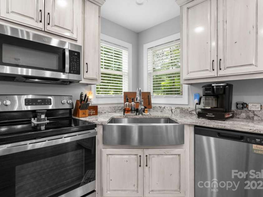 140 Maplewood Court, Hudson, NC 28638.  MLS# CAR4267904, YatesRealty ID 18012. 