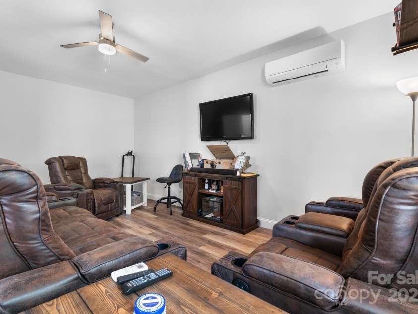 140 Maplewood Court, Hudson, NC 28638.  MLS# CAR4267904, YatesRealty ID 18012. 