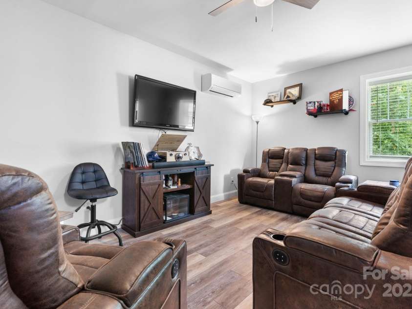 140 Maplewood Court, Hudson, NC 28638.  MLS# CAR4267904, YatesRealty ID 18012. 