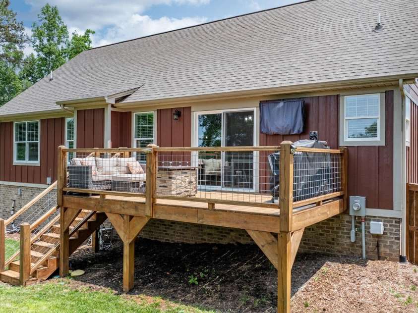 140 Maplewood Court, Hudson, NC 28638.  MLS# CAR4267904, YatesRealty ID 18012. 