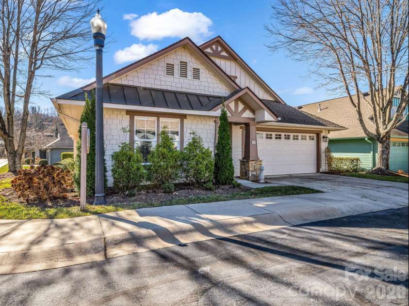 53 Barn Owl Way, Hendersonville, NC 28792.  MLS# CAR4320814, YatesRealty ID 18012. 