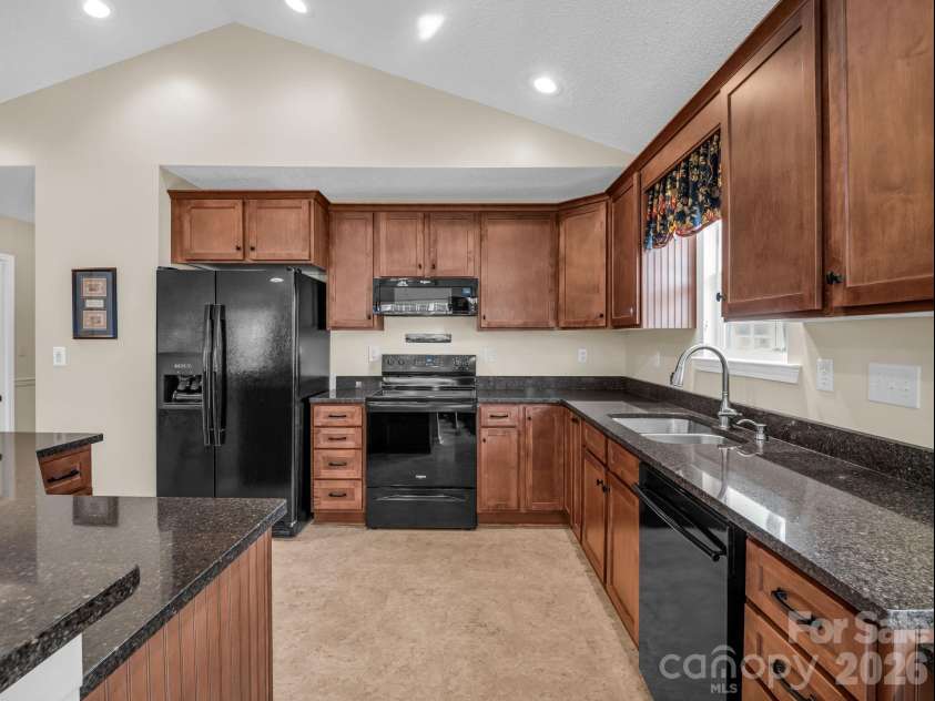 53 Barn Owl Way, Hendersonville, NC 28792.  MLS# CAR4320814, YatesRealty ID 18012. 