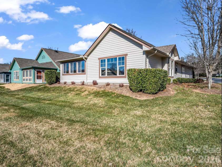 53 Barn Owl Way, Hendersonville, NC 28792.  MLS# CAR4320814, YatesRealty ID 18012. 