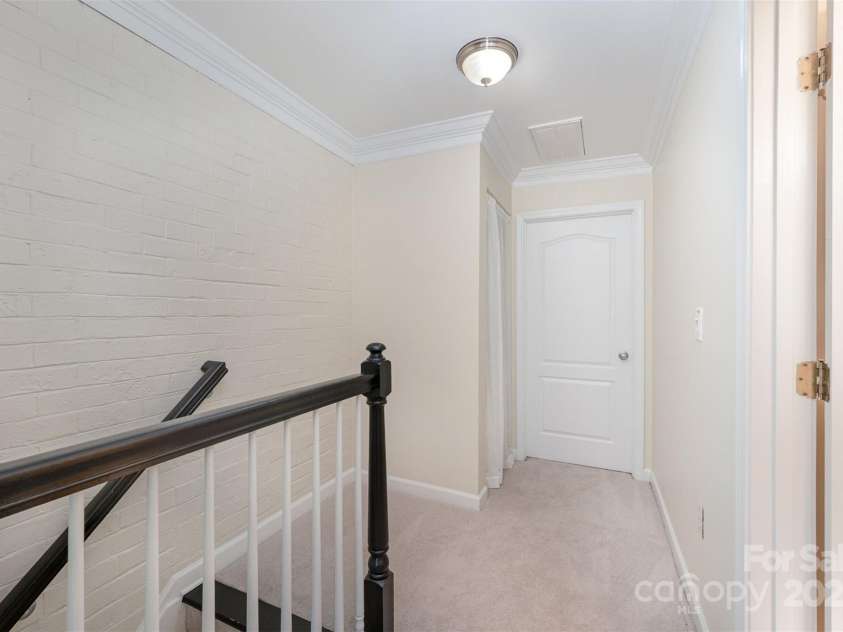 1218 Green Oaks Lane, Charlotte, NC 28205.  MLS# CAR4246670, YatesRealty ID 18013. 