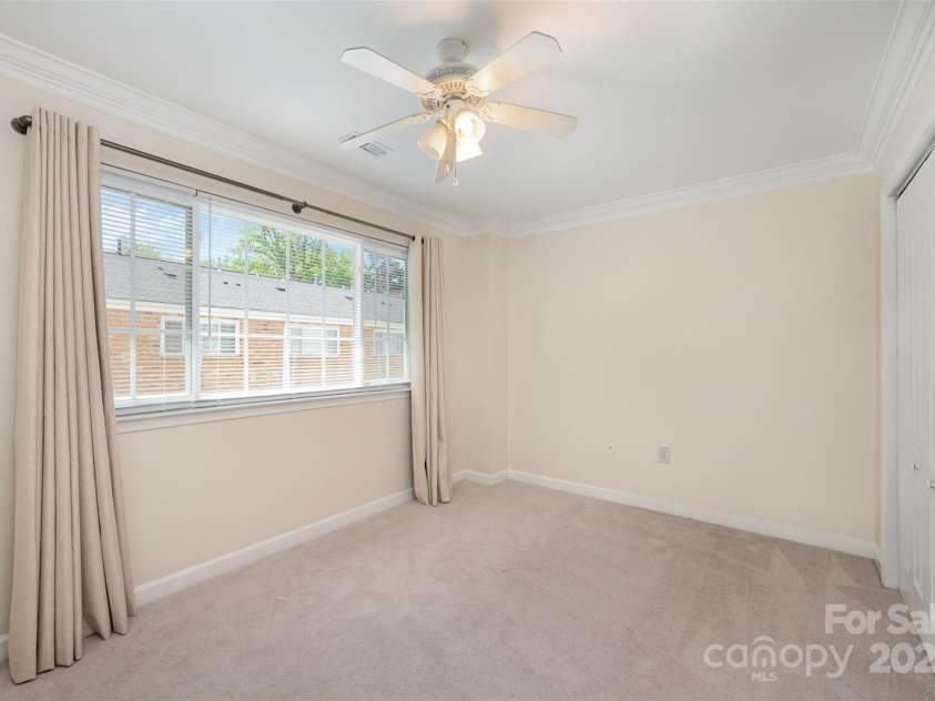 1218 Green Oaks Lane, Charlotte, NC 28205.  MLS# CAR4246670, YatesRealty ID 18013. 