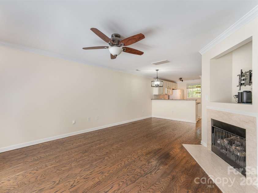 1218 Green Oaks Lane, Charlotte, NC 28205.  MLS# CAR4246670, YatesRealty ID 18013. 