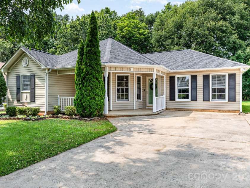 1626 Riverglenn Court, Rock Hill, SC 29732.  MLS# CAR4262997, YatesRealty ID 18014. 