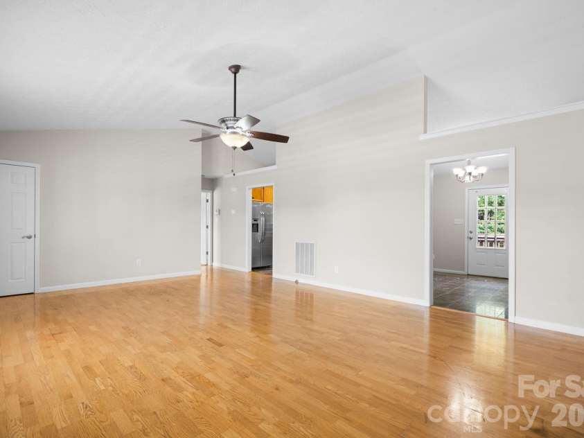 5087 South Oak Circle, Granite Falls, NC 28630.  MLS# CAR4374604, YatesRealty ID 18014. 