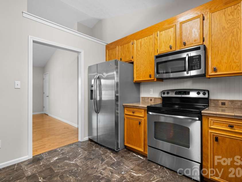 5087 South Oak Circle, Granite Falls, NC 28630.  MLS# CAR4374604, YatesRealty ID 18014. 