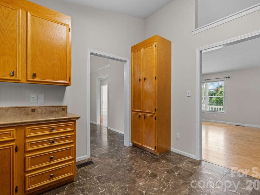 5087 South Oak Circle, Granite Falls, NC 28630.  MLS# CAR4374604, YatesRealty ID 18014. 