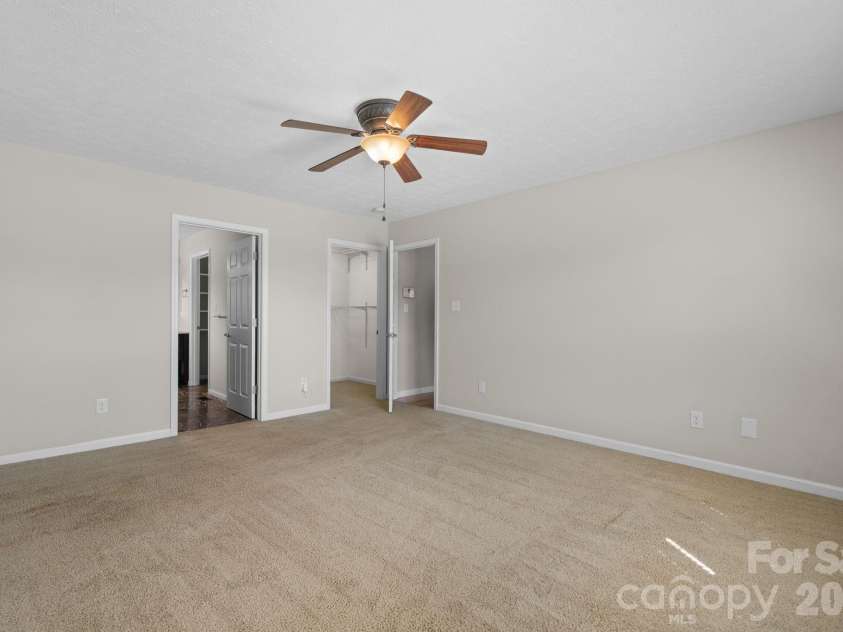 5087 South Oak Circle, Granite Falls, NC 28630.  MLS# CAR4374604, YatesRealty ID 18014. 