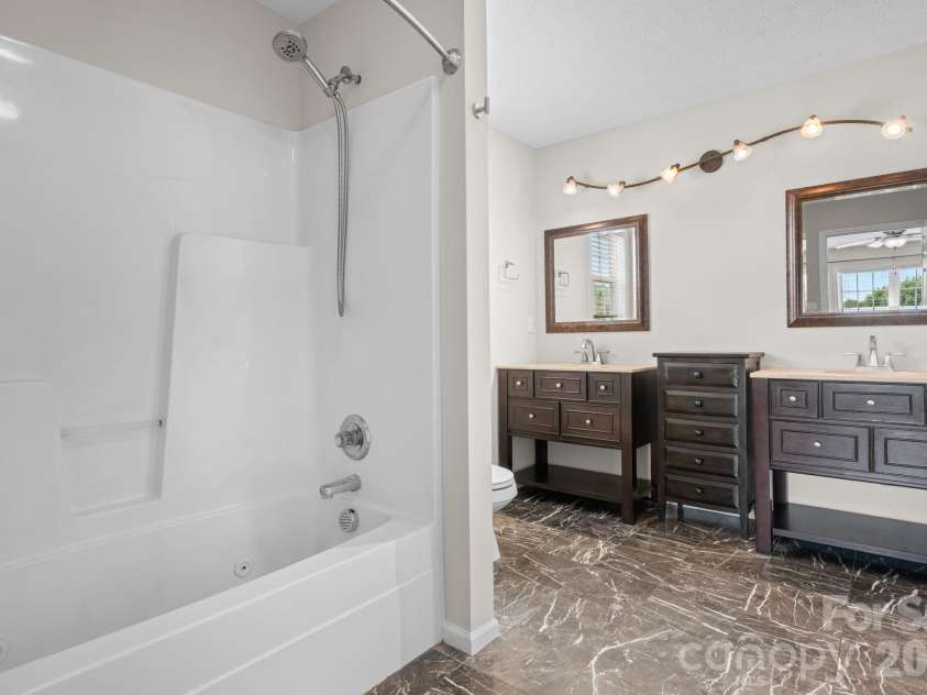 5087 South Oak Circle, Granite Falls, NC 28630.  MLS# CAR4374604, YatesRealty ID 18014. 