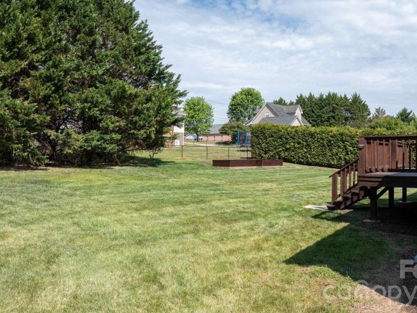 5087 South Oak Circle, Granite Falls, NC 28630.  MLS# CAR4374604, YatesRealty ID 18014. 
