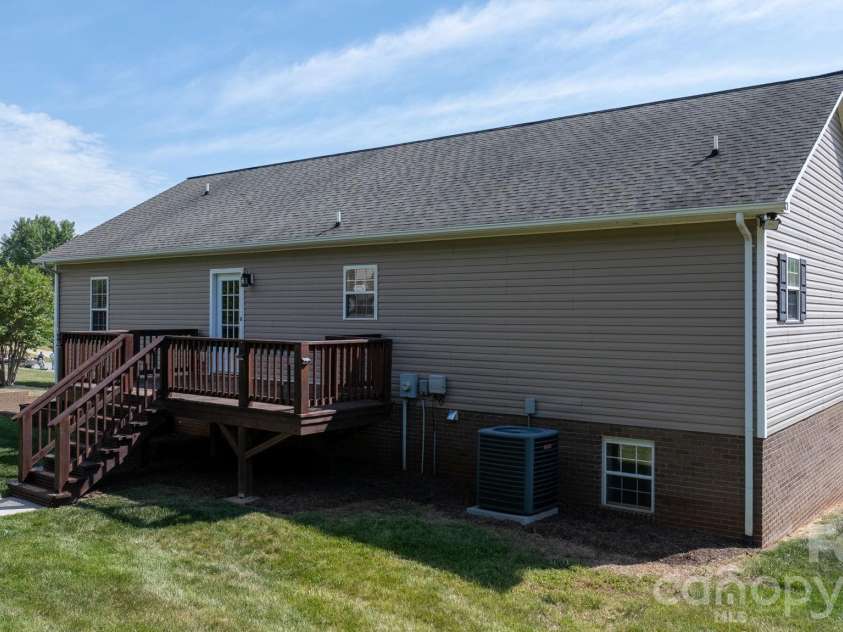 5087 South Oak Circle, Granite Falls, NC 28630.  MLS# CAR4374604, YatesRealty ID 18014. 