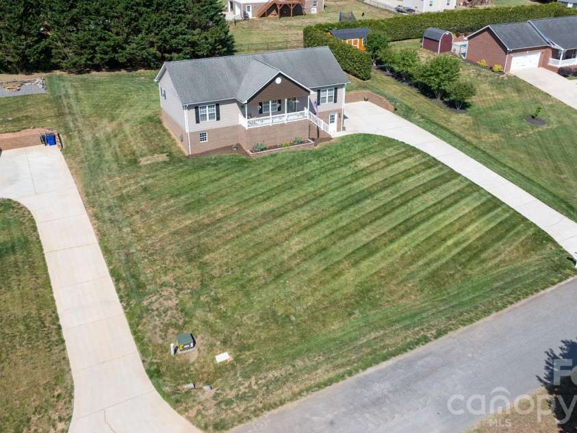 5087 South Oak Circle, Granite Falls, NC 28630.  MLS# CAR4374604, YatesRealty ID 18014. 