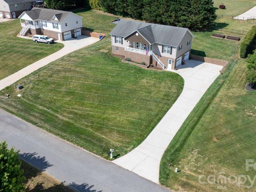 5087 South Oak Circle, Granite Falls, NC 28630.  MLS# CAR4374604, YatesRealty ID 18014. 