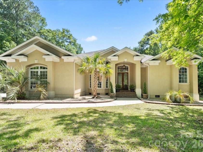 411 Chapman Street, Chesterfield, SC 29709.  MLS# CAR4374131, YatesRealty ID 18015. 