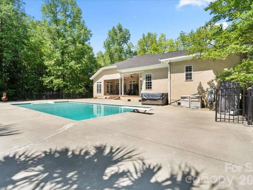 411 Chapman Street, Chesterfield, SC 29709.  MLS# CAR4374131, YatesRealty ID 18015. 