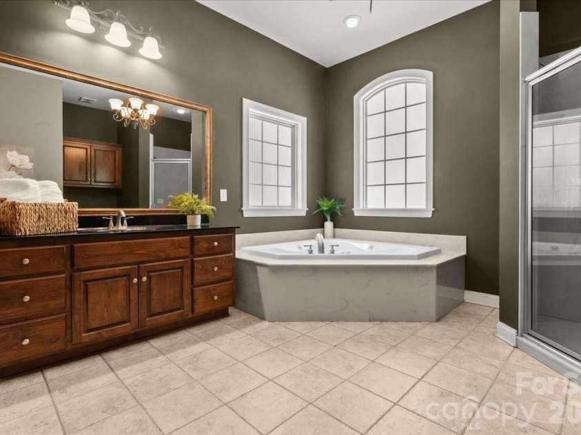411 Chapman Street, Chesterfield, SC 29709.  MLS# CAR4374131, YatesRealty ID 18015. Primary Bath