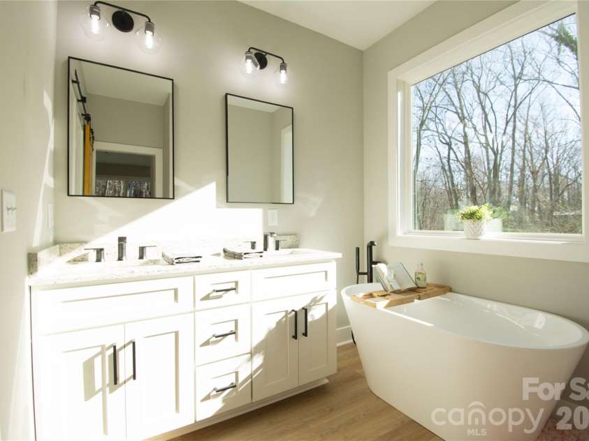 472 Oak Road, Norwood, NC 28128.  MLS# CAR4354935, YatesRealty ID 18016. 