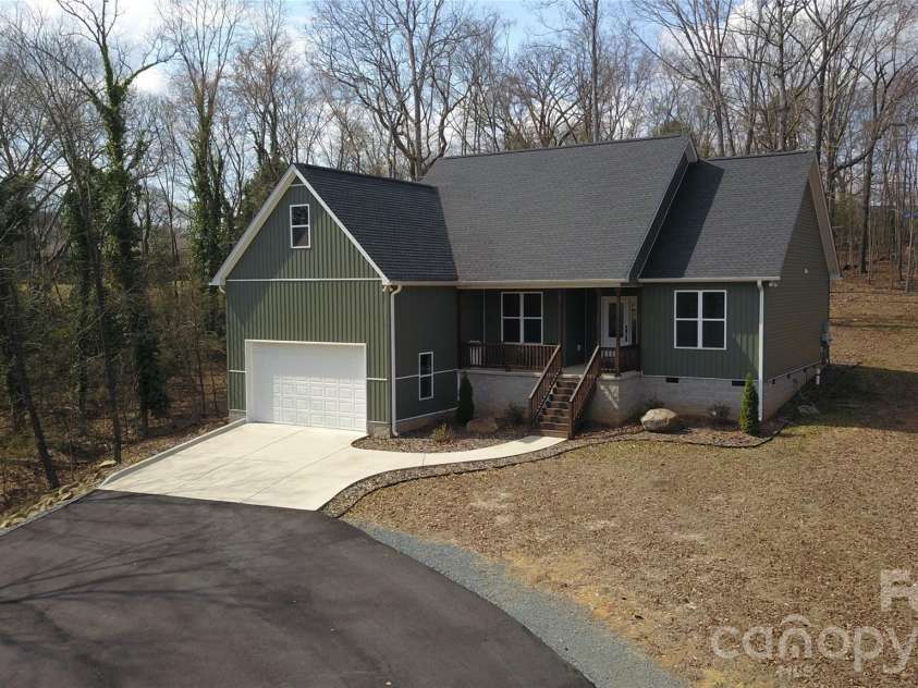 472 Oak Road, Norwood, NC 28128.  MLS# CAR4354935, YatesRealty ID 18016. 