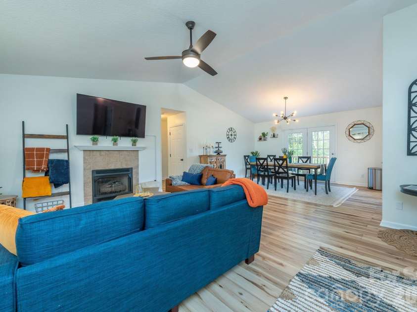 18 Garrison Road, Weaverville, NC 28787.  MLS# CAR4345981, YatesRealty ID 18017. 