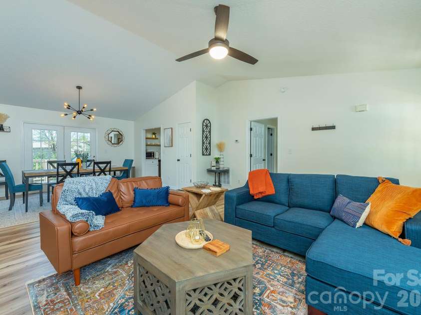 18 Garrison Road, Weaverville, NC 28787.  MLS# CAR4345981, YatesRealty ID 18017. 