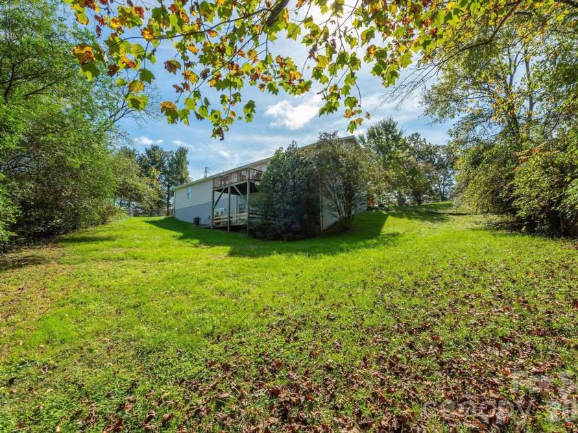 18 Garrison Road, Weaverville, NC 28787.  MLS# CAR4345981, YatesRealty ID 18017. 