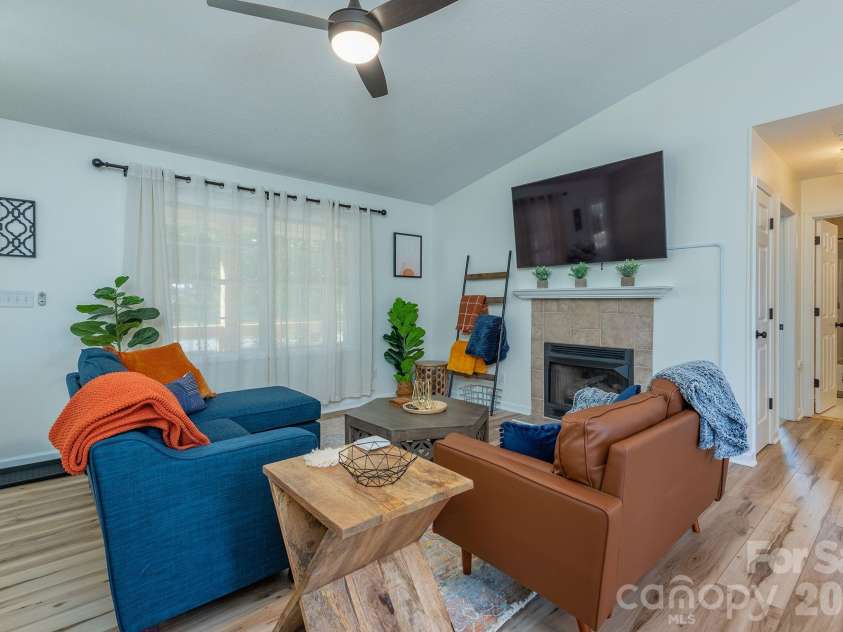 18 Garrison Road, Weaverville, NC 28787.  MLS# CAR4345981, YatesRealty ID 18017. 