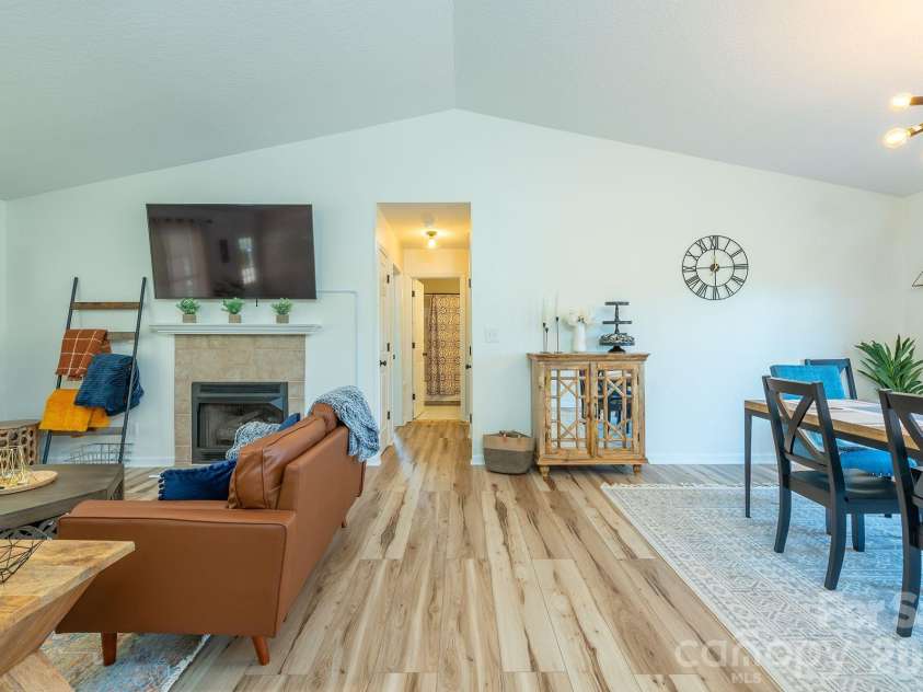18 Garrison Road, Weaverville, NC 28787.  MLS# CAR4345981, YatesRealty ID 18017. 