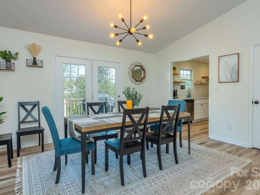 18 Garrison Road, Weaverville, NC 28787.  MLS# CAR4345981, YatesRealty ID 18017. 