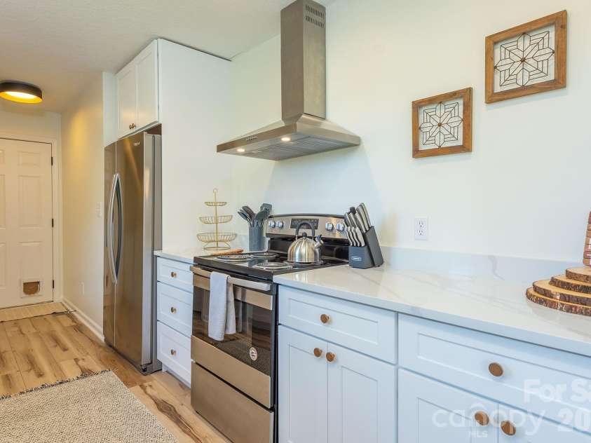 18 Garrison Road, Weaverville, NC 28787.  MLS# CAR4345981, YatesRealty ID 18017. 
