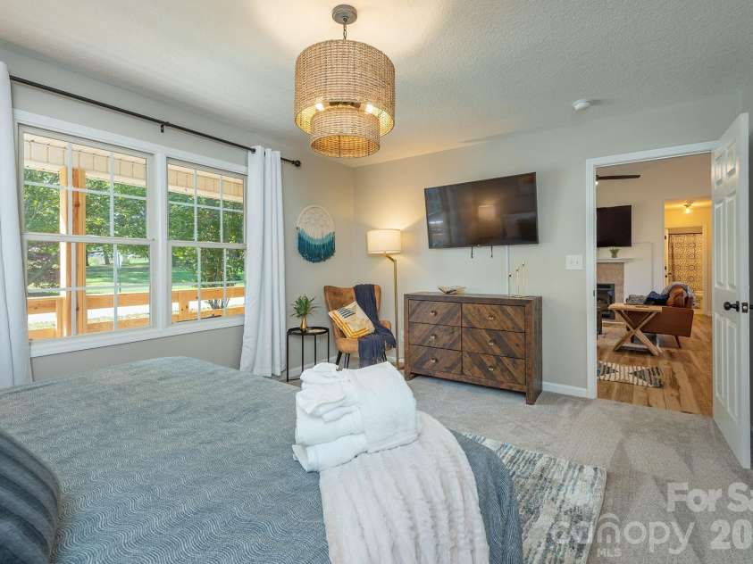 18 Garrison Road, Weaverville, NC 28787.  MLS# CAR4345981, YatesRealty ID 18017. 