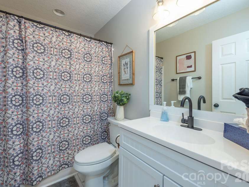 18 Garrison Road, Weaverville, NC 28787.  MLS# CAR4345981, YatesRealty ID 18017. 
